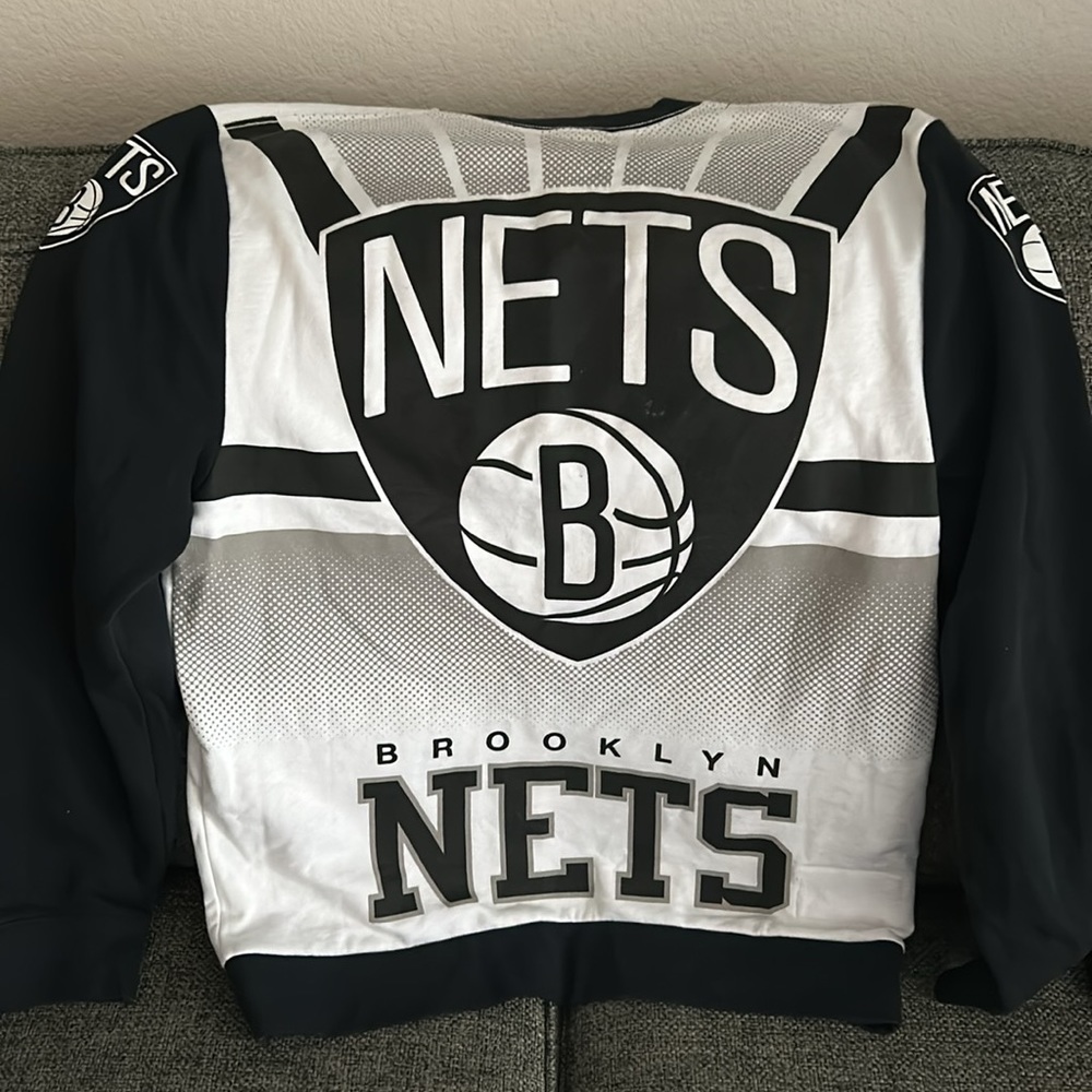 Brooklyn Nets sweatshirt